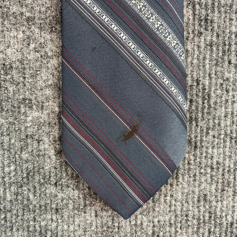 Johnny Carson Vintage Mens Necktie Navy Blue Burgundy Striped Polyester Tie